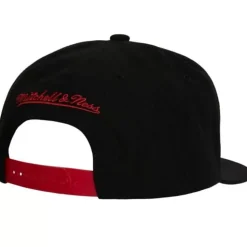Retro Lock Up Snapback Chicago Blackhawks