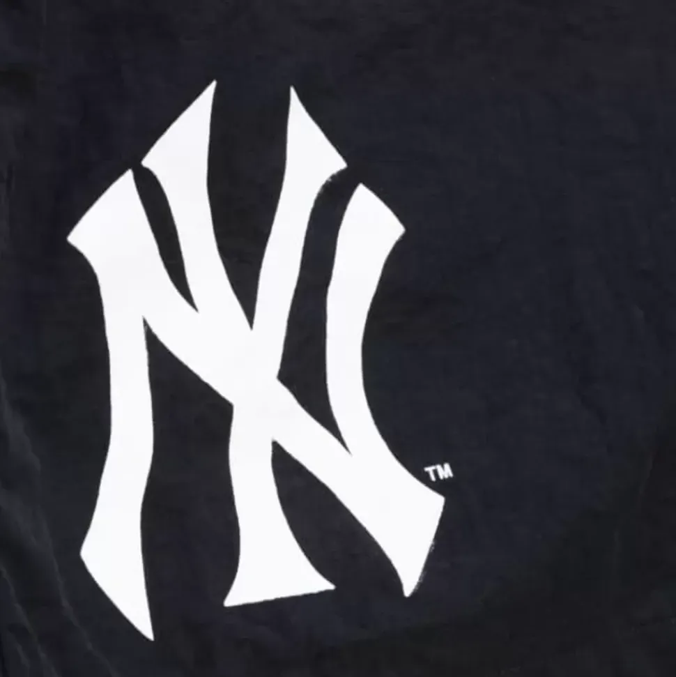 Team Essentials Nylon Shorts New York Yankees