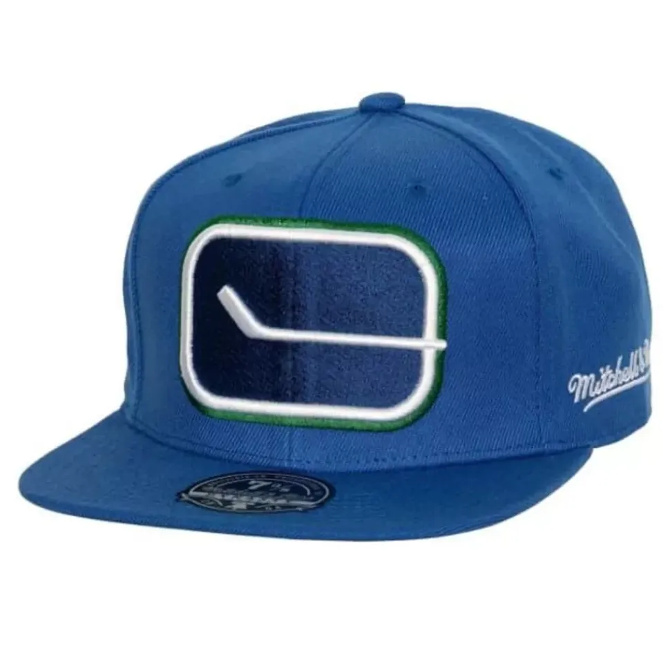 Vintage Fitted Vancouver Canucks