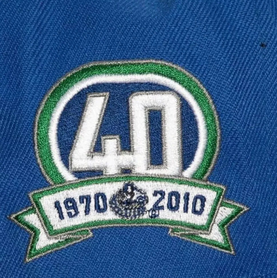 Vintage Fitted Vancouver Canucks
